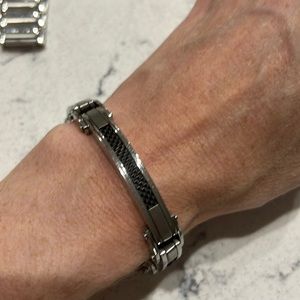 Carbon fiber and stainless steel Mens bracelet